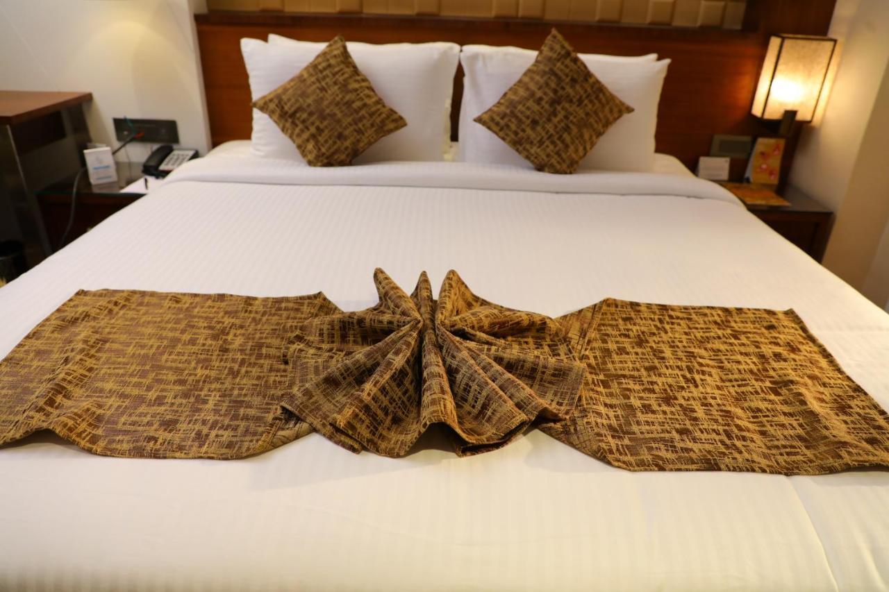 ホテル Coral Isle Kochi エクステリア 写真