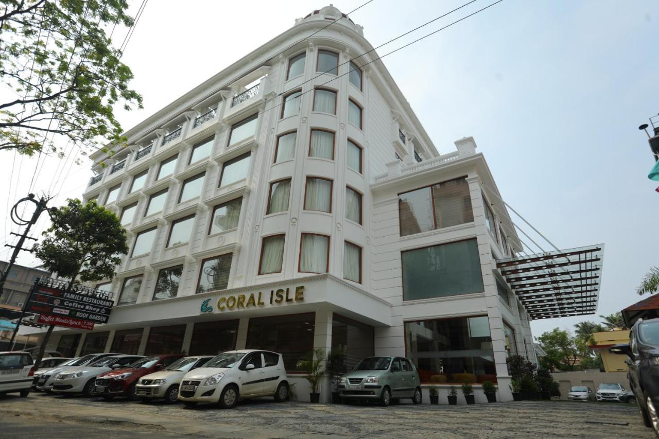 ホテル Coral Isle Kochi エクステリア 写真